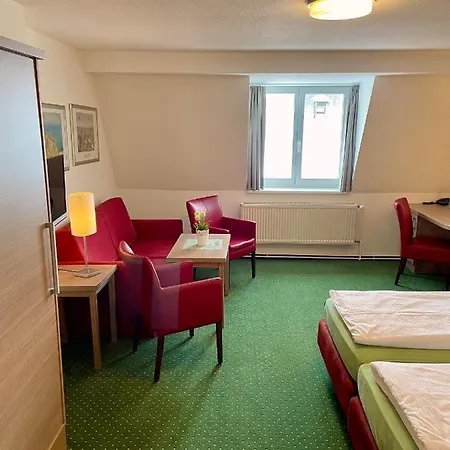 Scharfe Kurve Hotel *