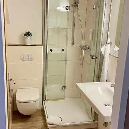 Scharfe Kurve * Lutzow