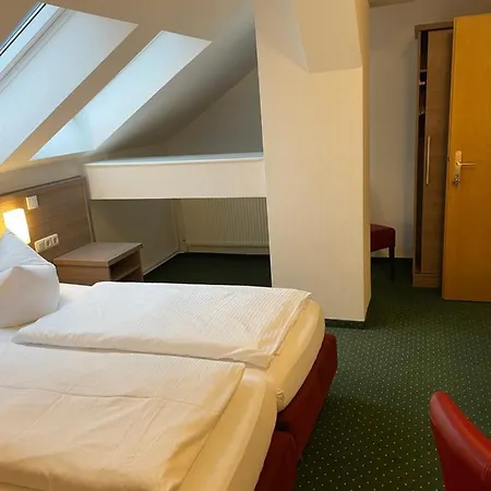 Scharfe Kurve Lutzow