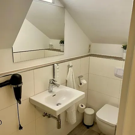 Scharfe Kurve Hotel Lutzow