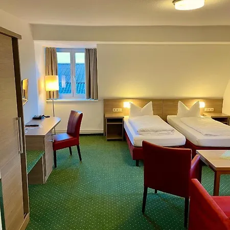 Scharfe Kurve فندق Lutzow