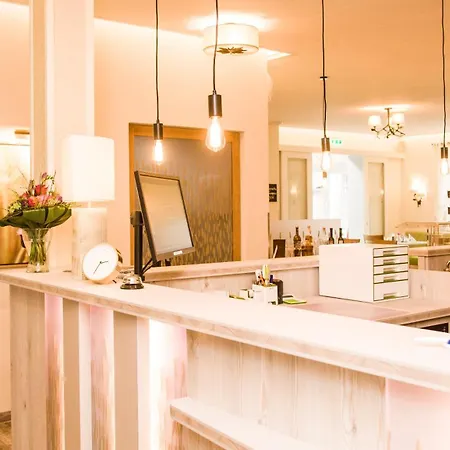 Scharfe Kurve Lutzow