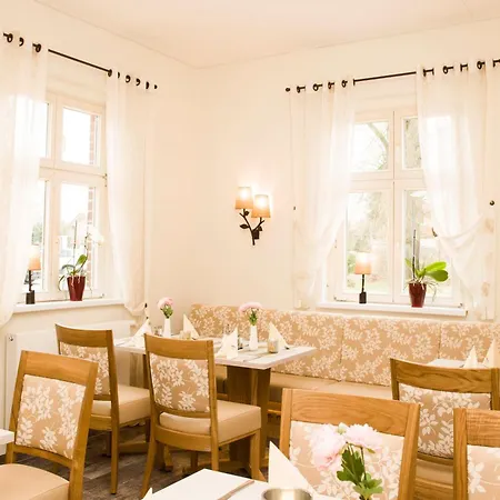 Scharfe Kurve Lutzow