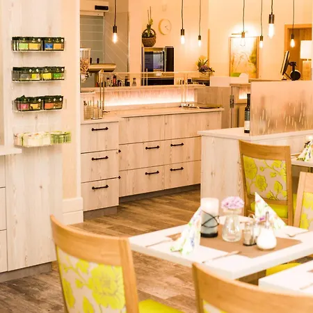 Hotel Scharfe Kurve *