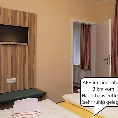 Scharfe Kurve Hotel *