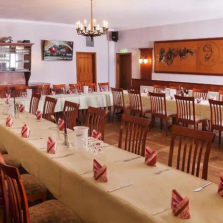 فندق Scharfe Kurve Lutzow