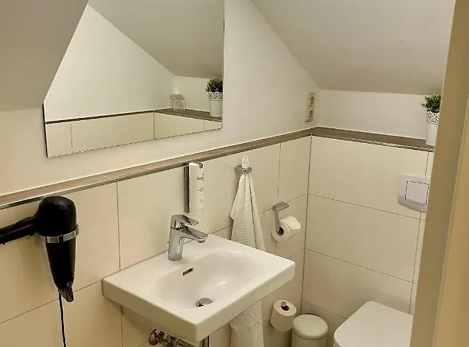 Scharfe Kurve ホテル Lützow