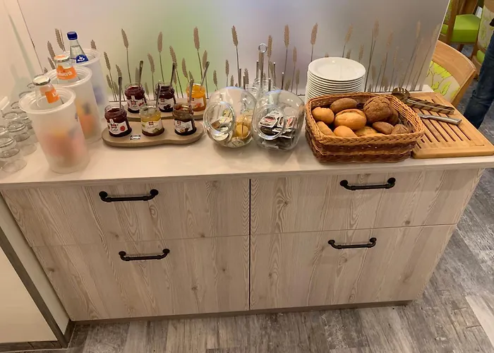 ホテル Scharfe Kurve Lützow